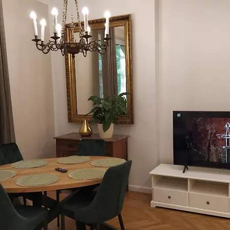 Comfort Garden View Apartment